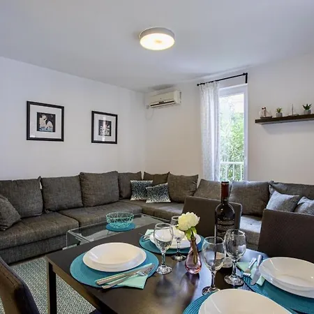 In With Terrace, Air Condition, Wifi * Baška