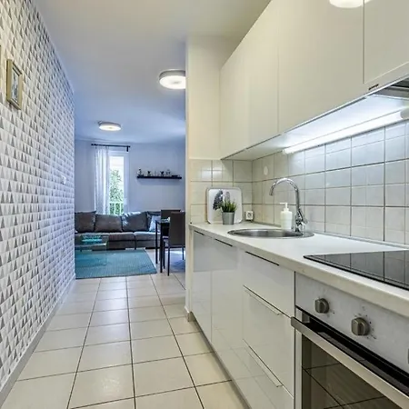 In With Terrace, Air Condition, Wifi Apartman *