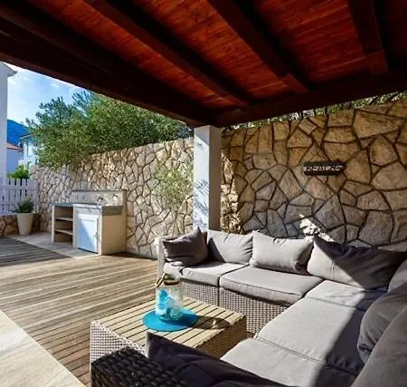 In With Terrace, Air Condition, Wifi *